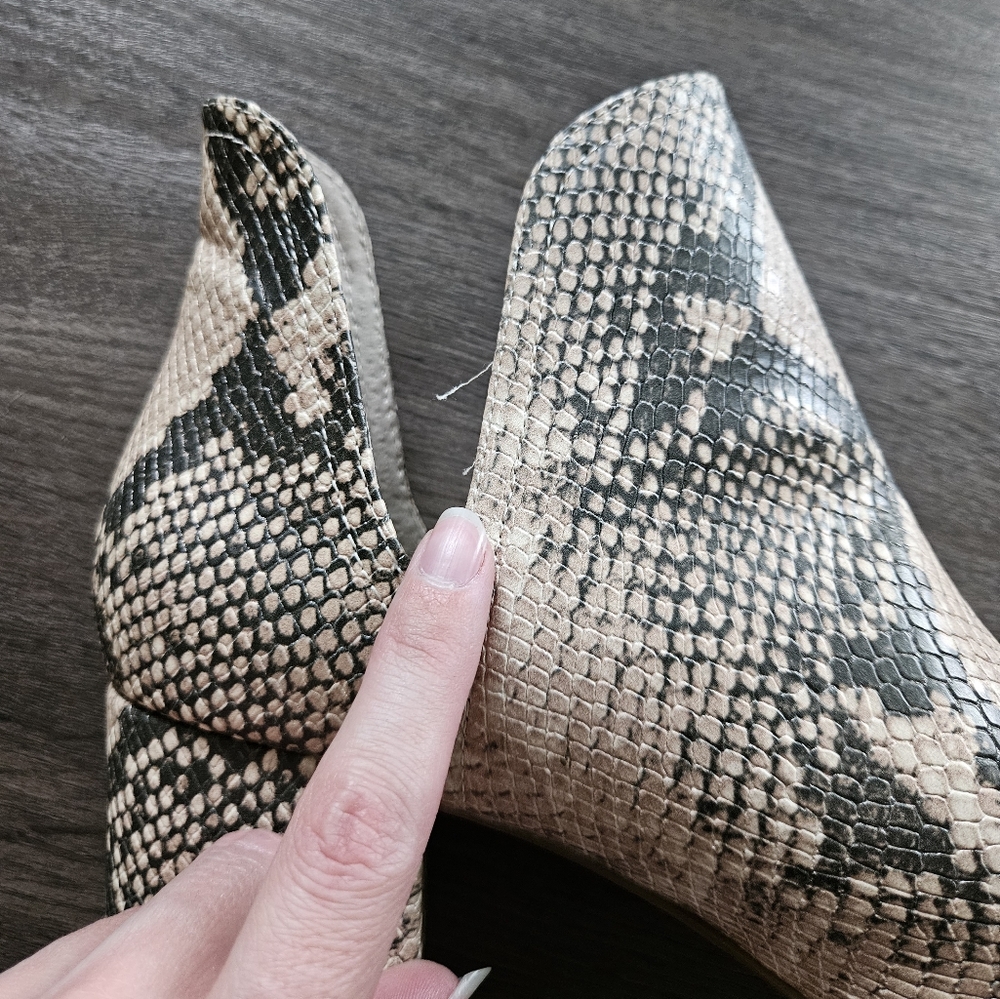 Steve Madden Tan Rockir Snakeskin Print Slip-On Booties Size 7 - Picture 9 of 9